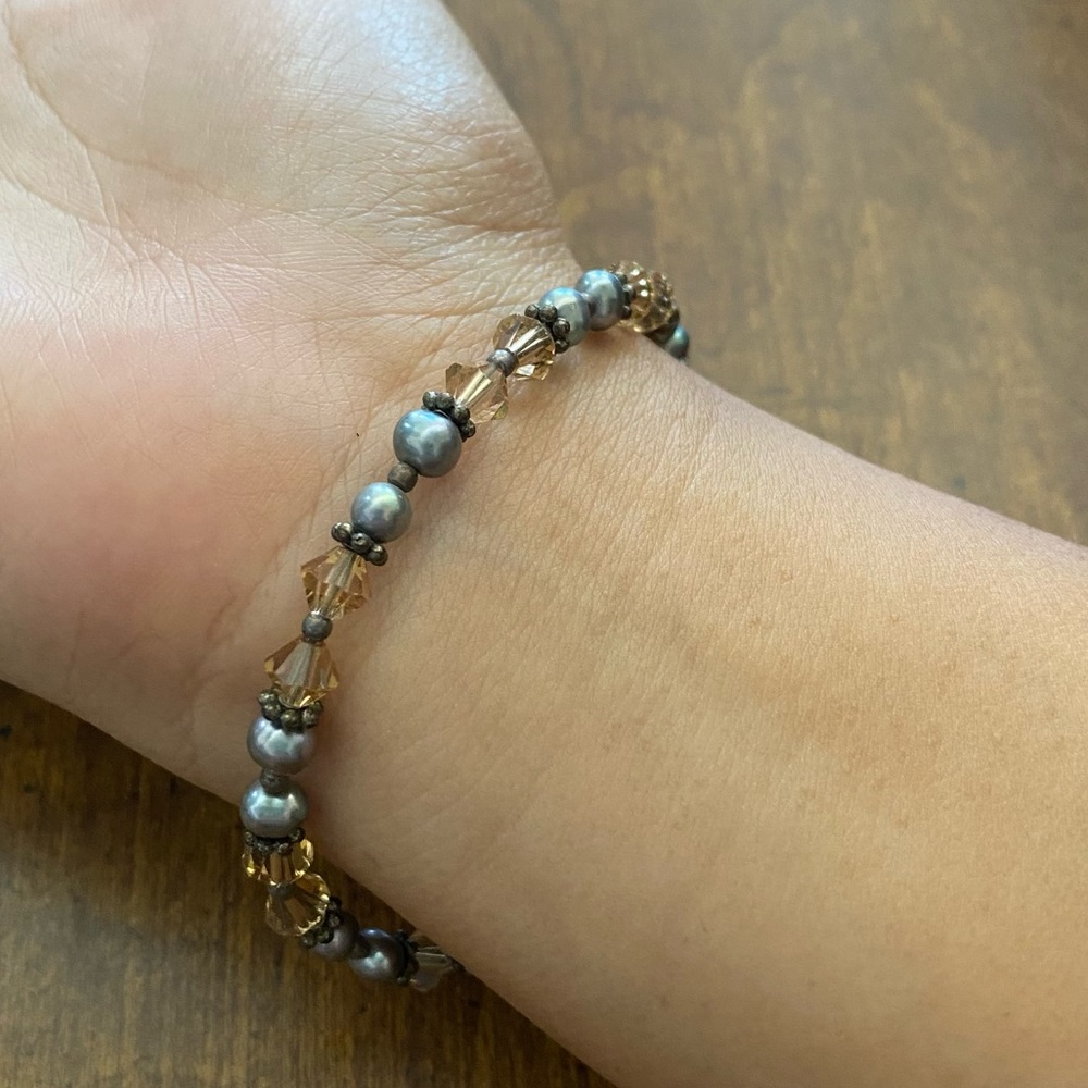 Magnetic closure bracelet
